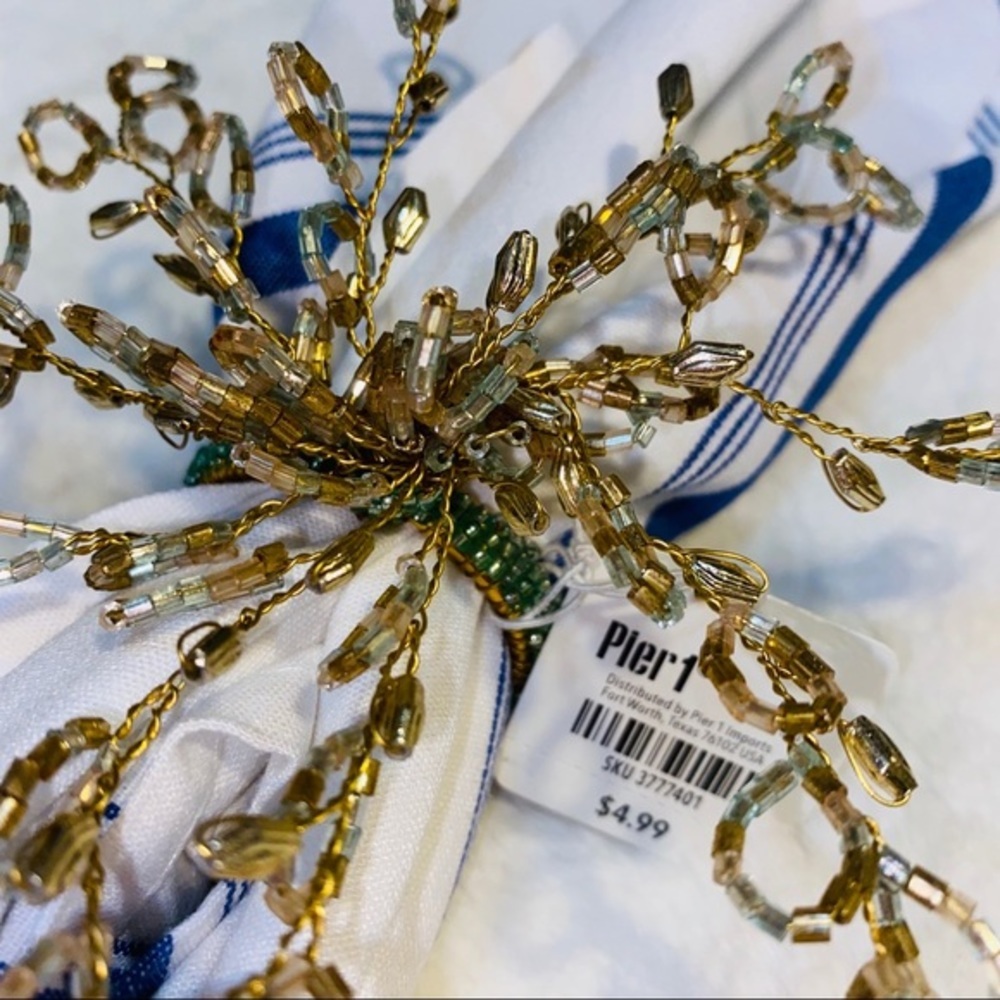 Beaded napkins rings and salt shaker
